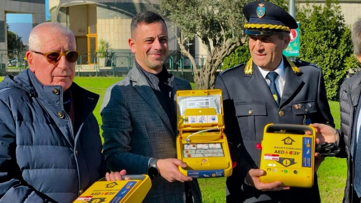 Tre nuovi defibrillatori per una Rende più sicura - 