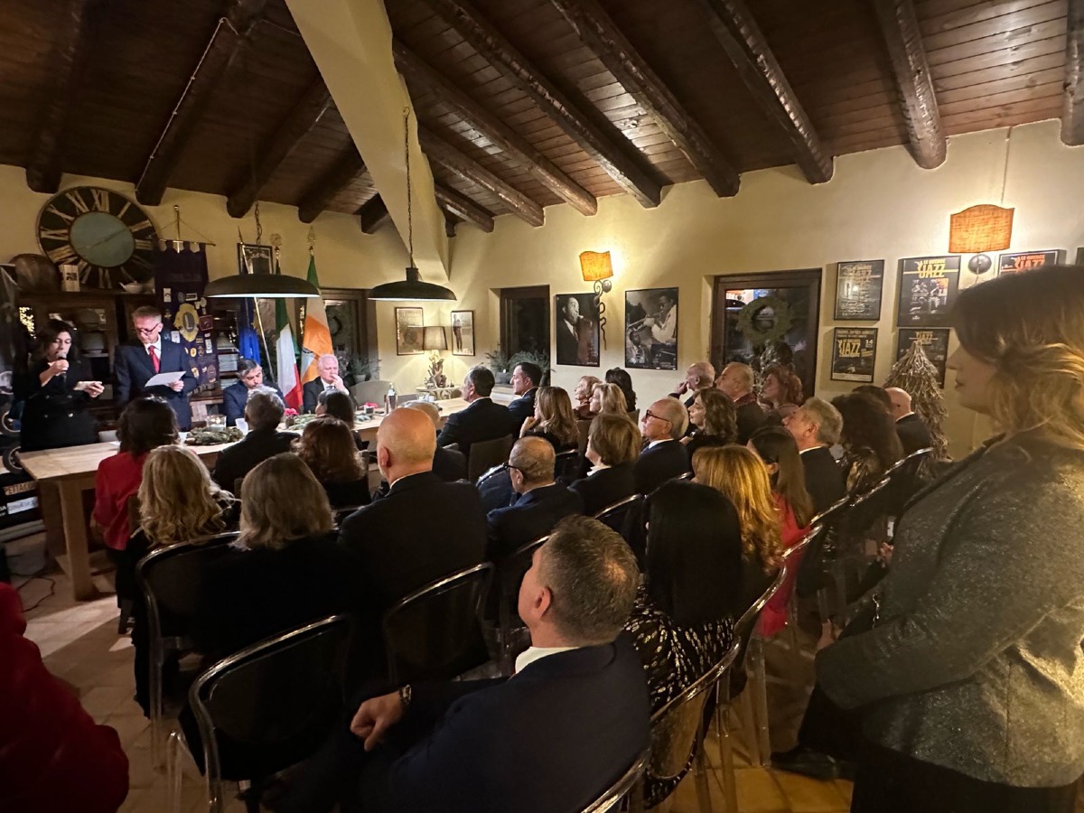 Lamezia - La Cena degli Auguri Lions: un momento di incontro, solidarietà e condivisione - 