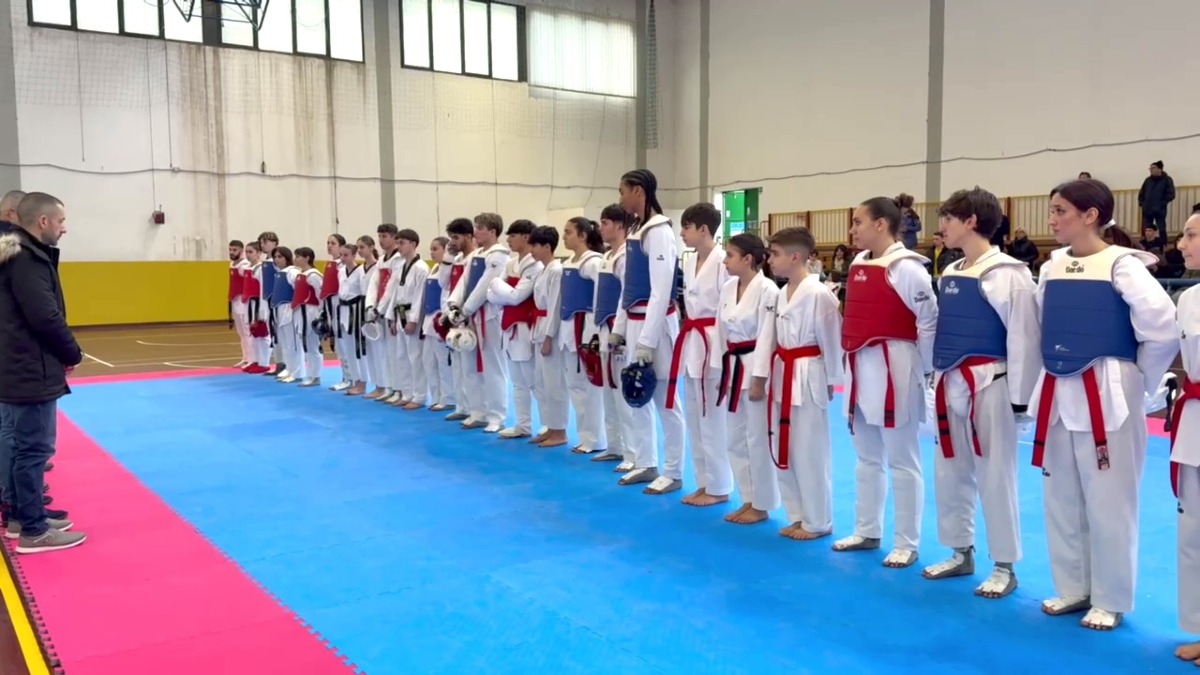 Rende – Unical, esami regionali Poom e Dan di taekwondo: assegnate 26 nuove cinture agli atleti calabresi - 