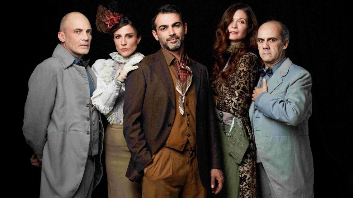 “Uno, Nessuno, Centomila” in scena al Teatro Rendano di Cosenza: due serate tra ironia e introspezione - 