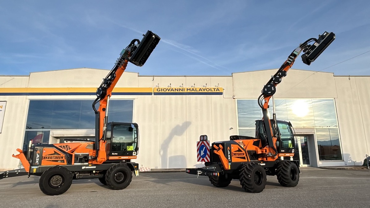 Consorzio di Bonifica Calabria, nuovi mezzi: uno sarà a disposizione del territorio di Crotone - 