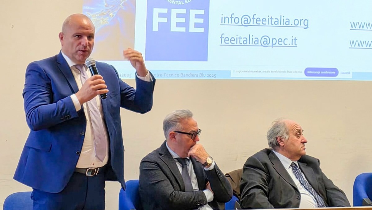 La Calabria punta a nuove Bandiere Blu: incontro in Regione - 