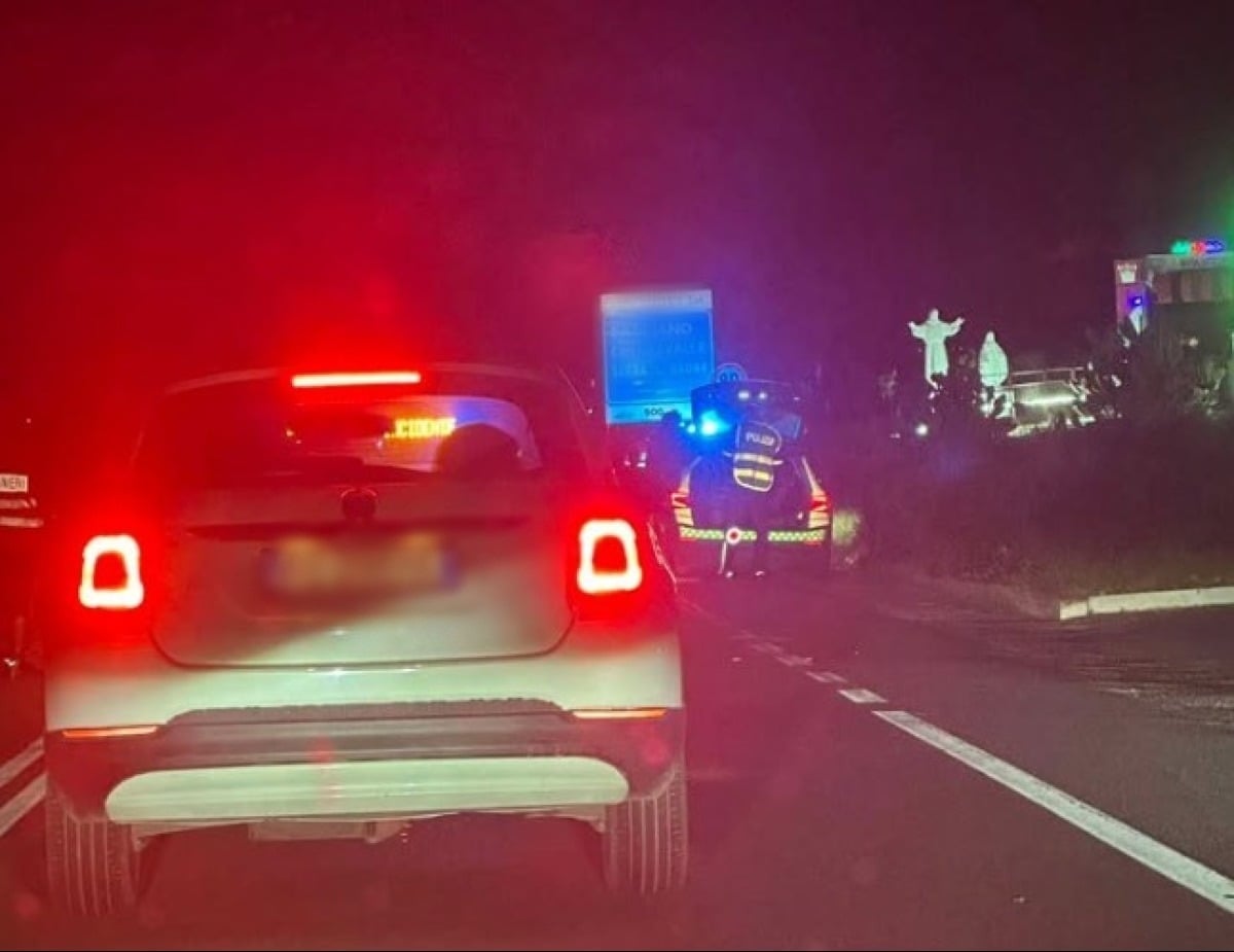 Incidente sulla S.S. 106: più veicoli coinvolti nello scontro - 