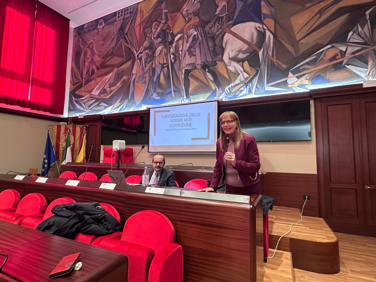 Catanzaro, a Palazzo De Nobili il personale del Comune impegnato nella giornata della Trasparenza  - 