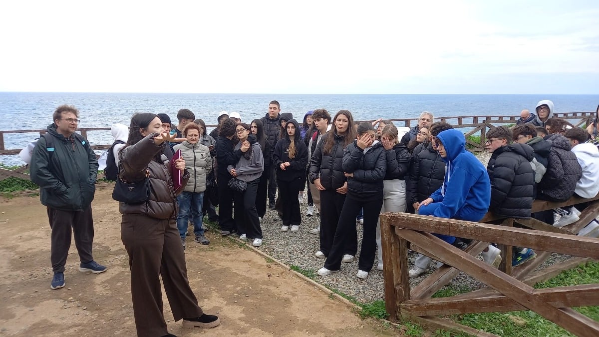 Crotone, Walk & Talk: facciamo strada insieme: un cammino come pratica di consapevolezza - 