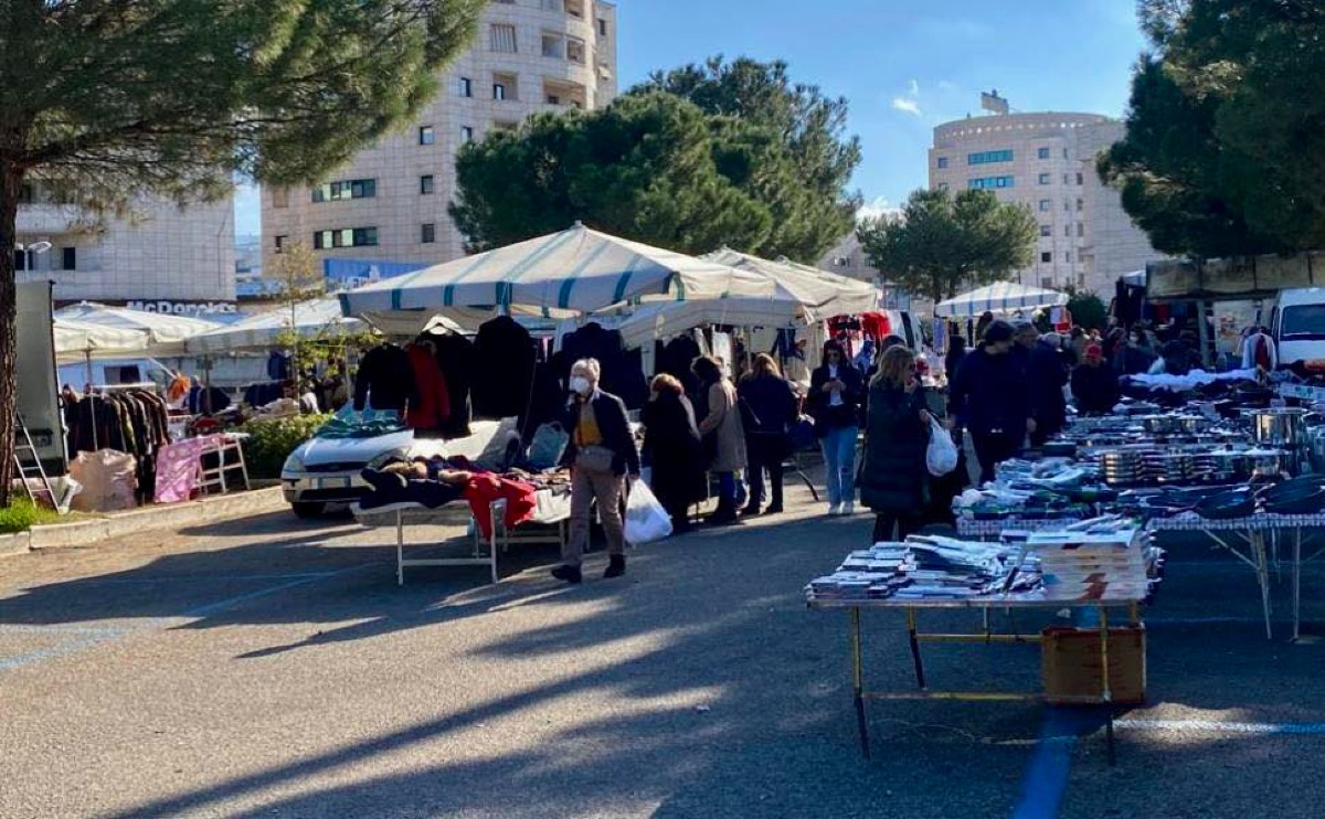 Rende, Mercato di Piazza Kennedy: variazioni per le festività natalizie   - 