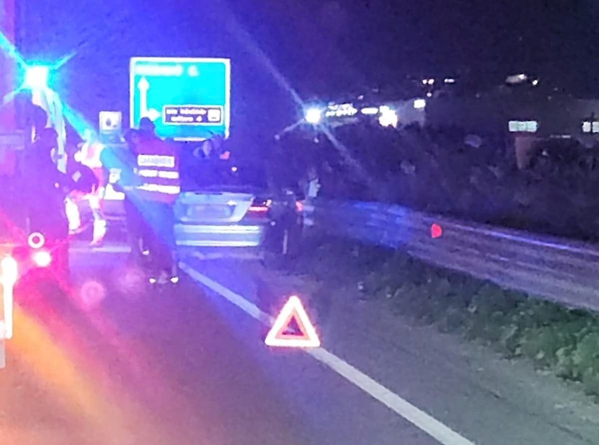 Incidente sulla Statale 106: scontro tra auto, registrati due feriti - 