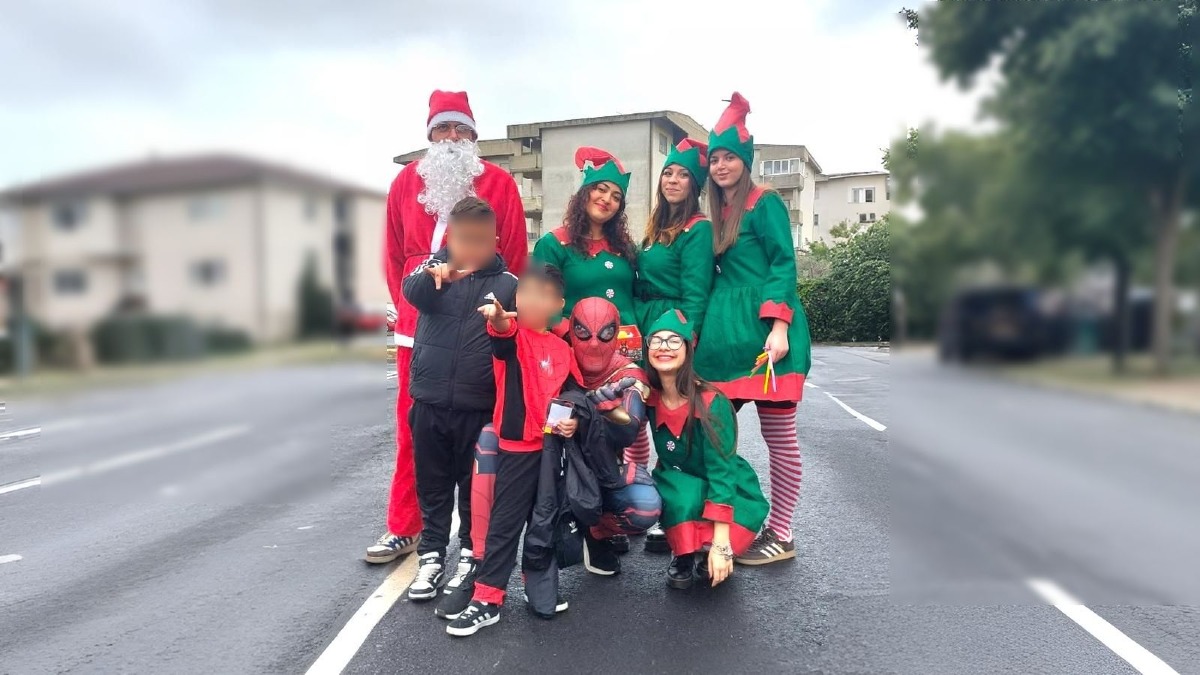 Spider-Man e Babbo Natale portano sorrisi al quartiere 300 Alloggi di Crotone - 