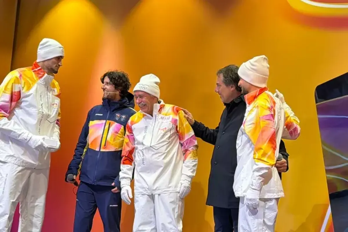 La fiamma olimpica di Milano-Cortina 2026 accende Catanzaro - 