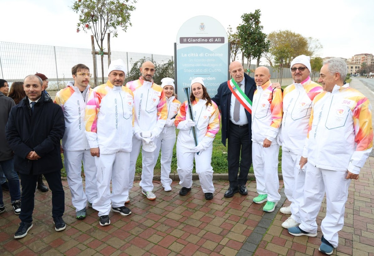 La fiamma olimpica a Crotone: sport e ricordo delle vittime di Cutro - 