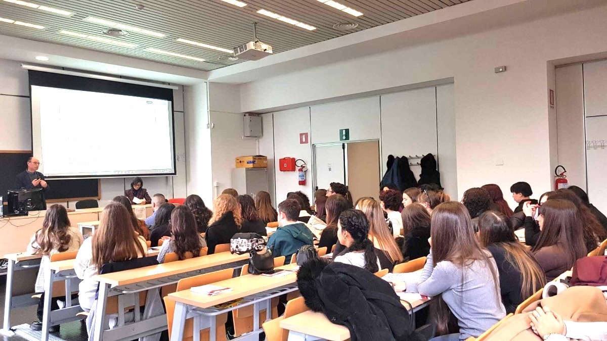 “Il cinese, una lingua di carattere”: all’UniCal il convegno con gli studenti del Lucrezia della Valle - 