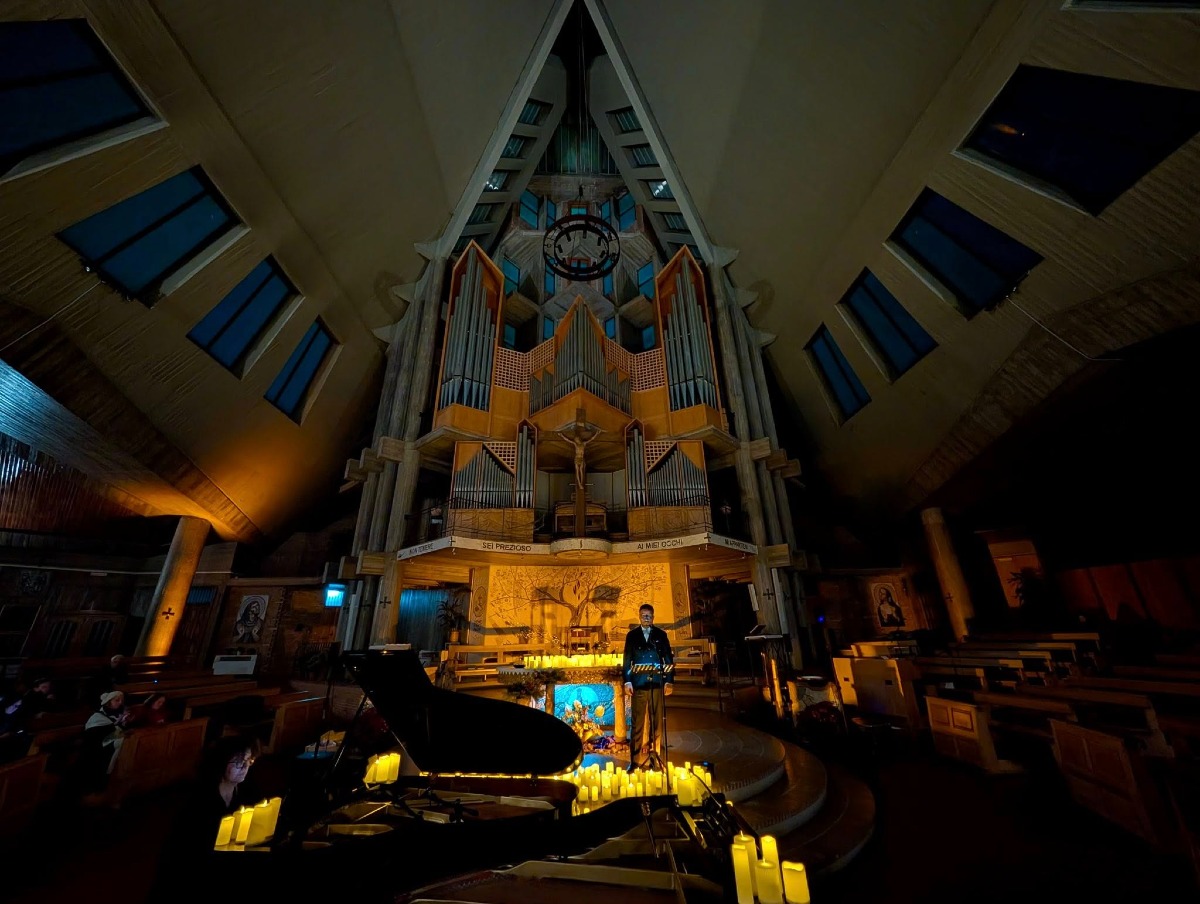 Rende, la Chiesa di Sant’Antonio da Padova si trasforma in un palcoscenico di musica e luce - 