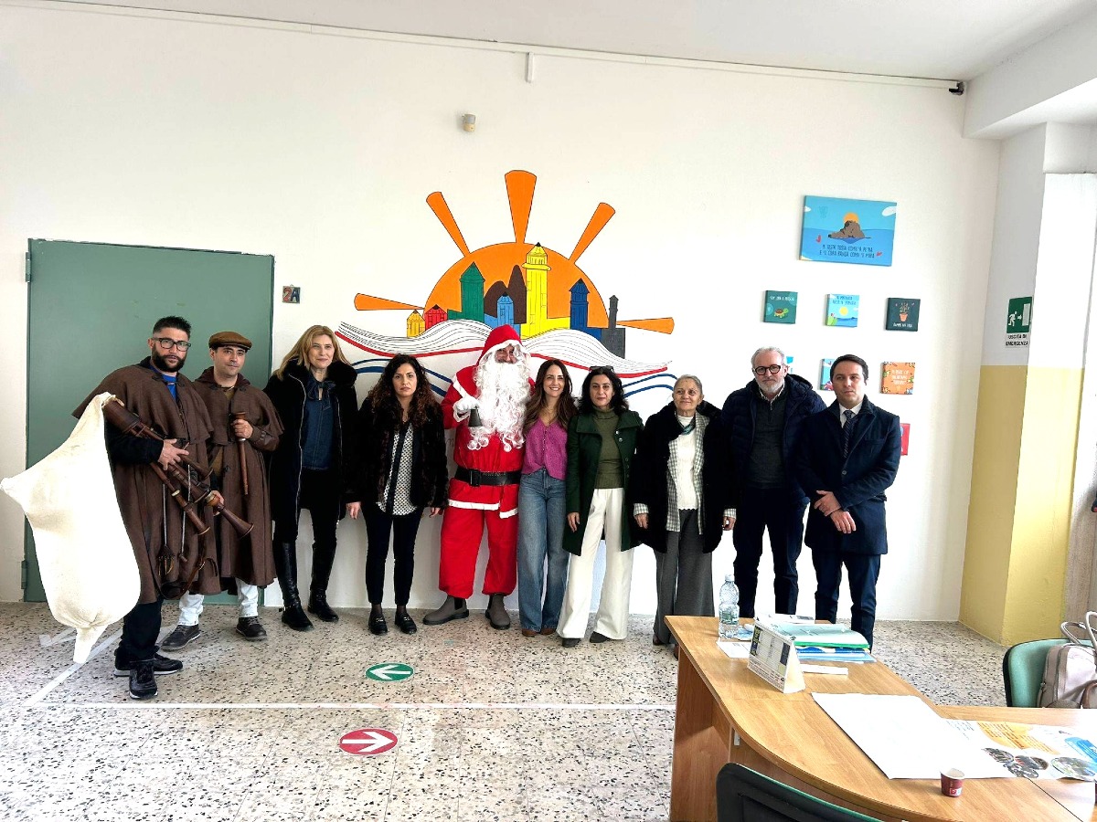 Babbo Natale a Scuola 2025, gioia e condivisione negli istituti di Badolato - 