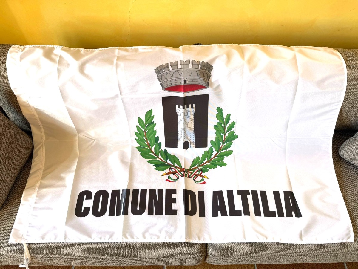 Altilia ha la sua bandiera ufficiale - 