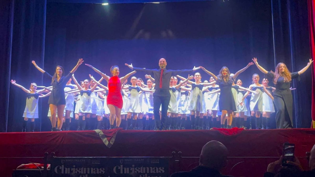 Crotone, magia e solidarietà al “Christmas Show” della Maria Taglioni Dance Project - 