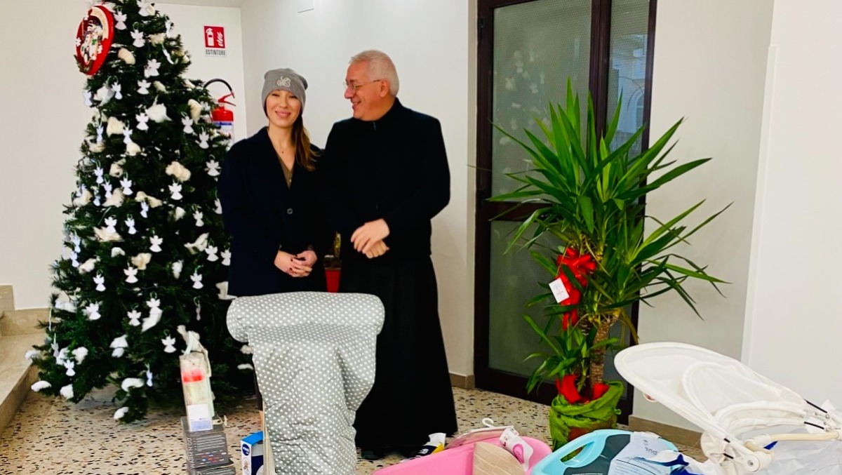 Le Crocerossine d’Italia ETS sezione di Crotone ricevono una donazione di beni da Babyland - 