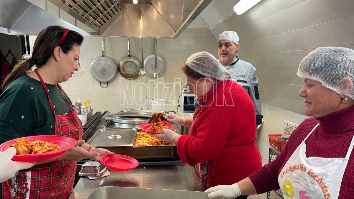 Pasti caldi e donazioni in aumento: il Natale alla Mensa dei Poveri di Crotone - 
