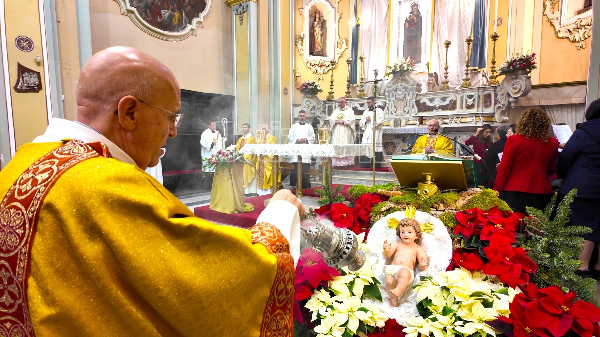 “Non è assente la luce, è abitudine al buio”: le parole del vescovo Torriani nel giorno di Natale - 