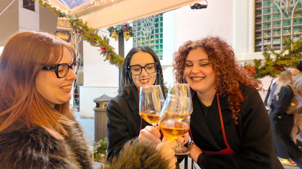 (VIDEO) Gente, calici e luci: Wineland trasforma Crotone in un attrattore - 