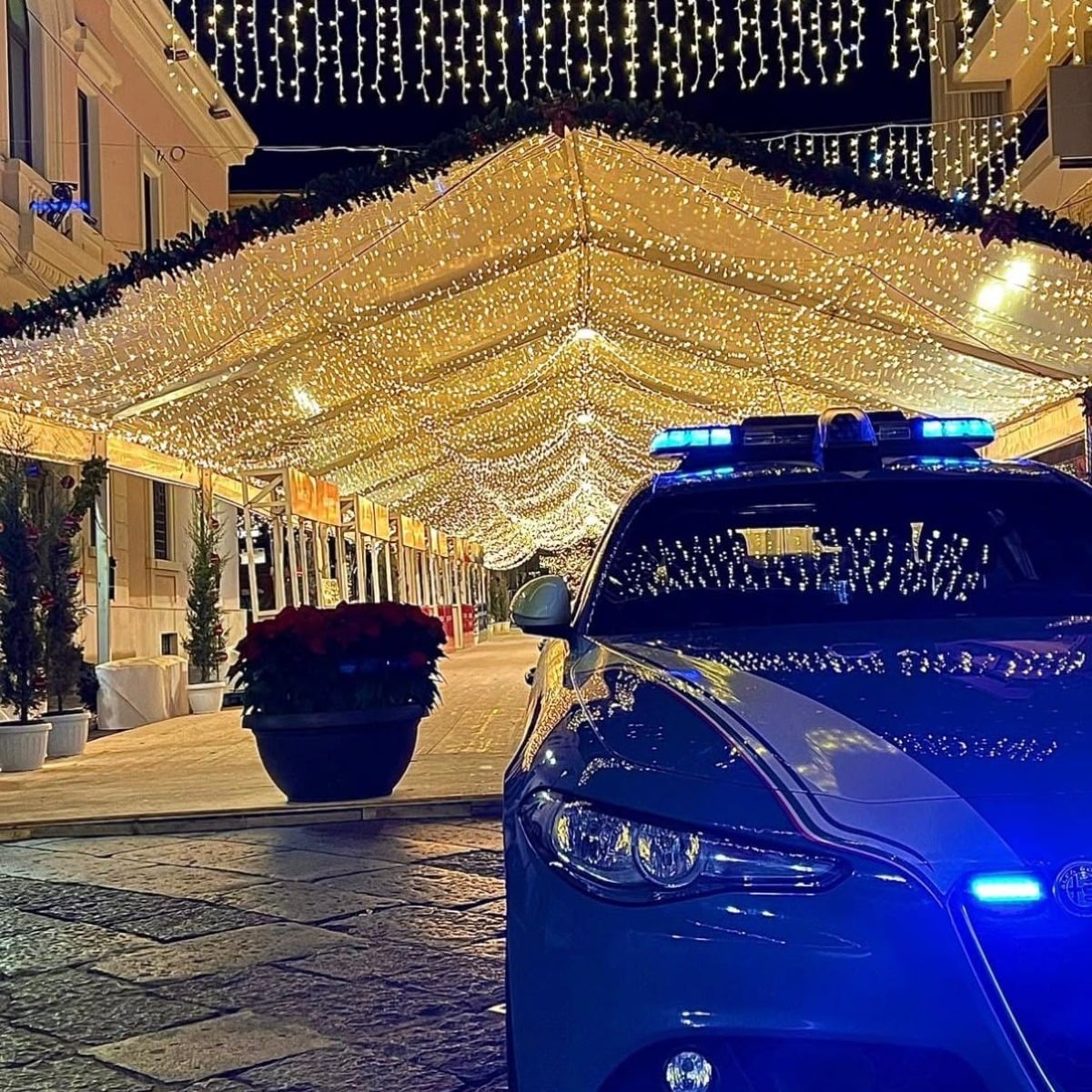 Crotone - Blitz nella movida del centro storico - 