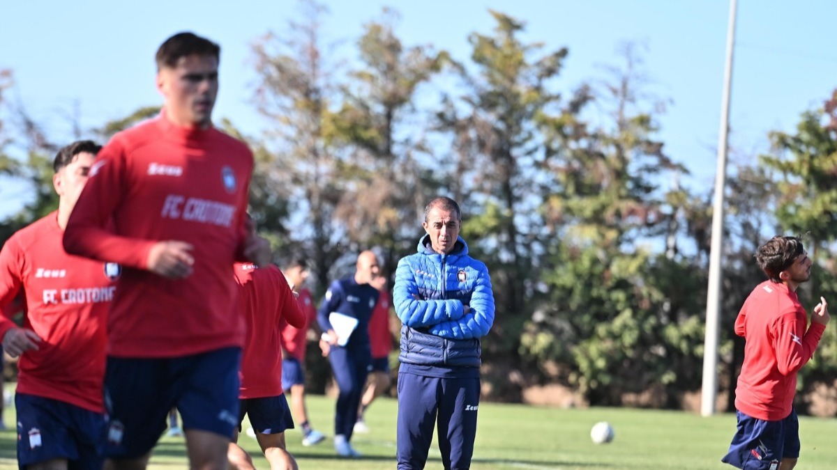 Crotone Calcio | Si apre il 2026 e il girone di ritorno: al “Vigorito” subito un test verità - 