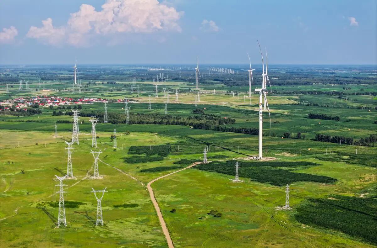 Cina, la capacità eolica della Mongolia Interna supera i 100 milioni di kW - 