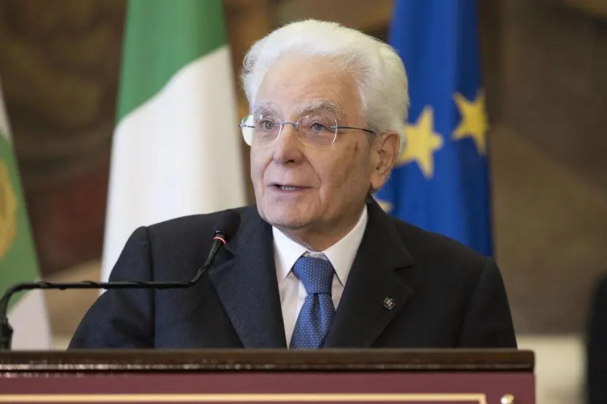Mattarella “Paradossale il principio di muovere guerra per fare la pace” - 