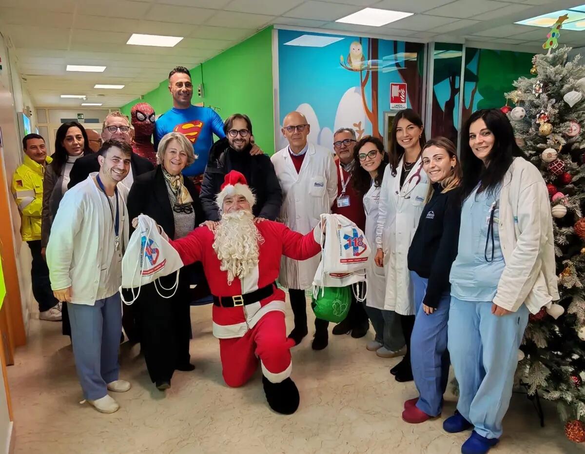 Seus 118, supereroi e doni natalizi per i piccoli pazienti dell’Ospedale Cervello di Palermo - 
