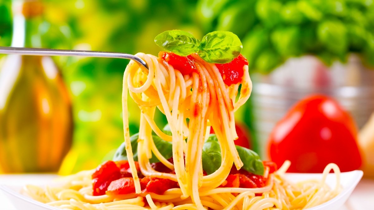 Pasta italiana, gli USA riducono i dazi per l'export - spaghetti al pomodoro pasta day us 24.10.2025