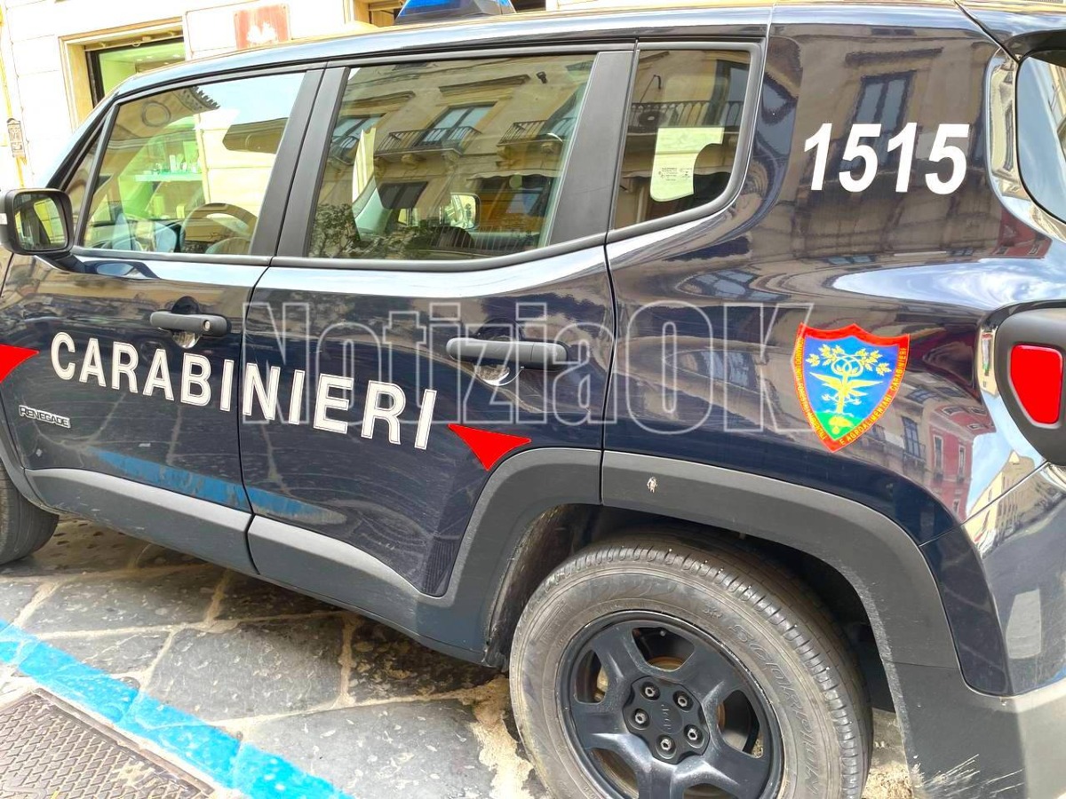 I Carabinieri acquisiscono documenti su gestione acqua a Isola di Capo Rizzuto - 