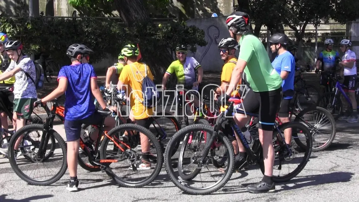 Solidarietà su due ruote: a Crotone la “Passeggiata Solidale” apre il 2026 - 
