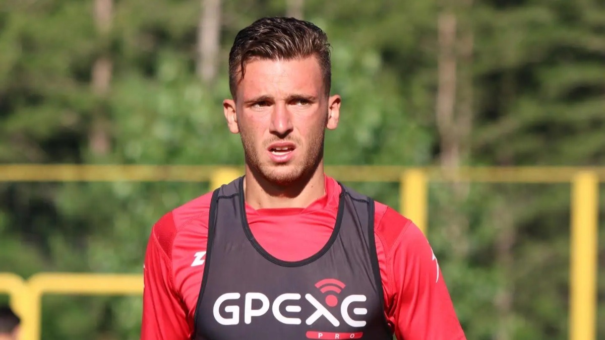 Calciomercato | Serie C, Bruzzaniti cambia maglia: l’ex rossoblù ritrova il Crotone da avversario - 