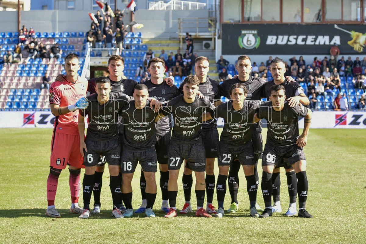 Qui Crotone | Prova d'orgoglio al "Vigorito": Longo ridisegna il Crotone del 2026 - 