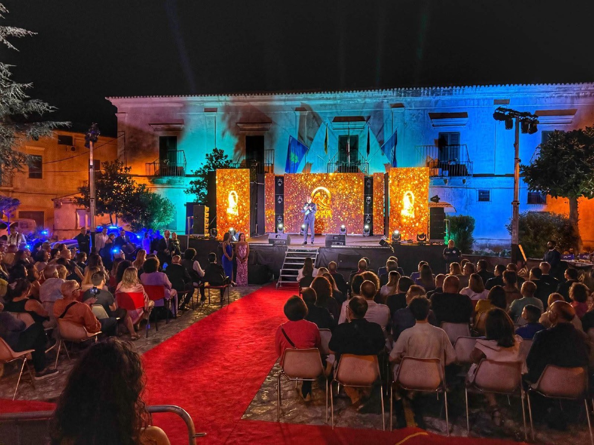 Cariati, firmata la convenzione biennale tra Comune e Premio Ausonia - 