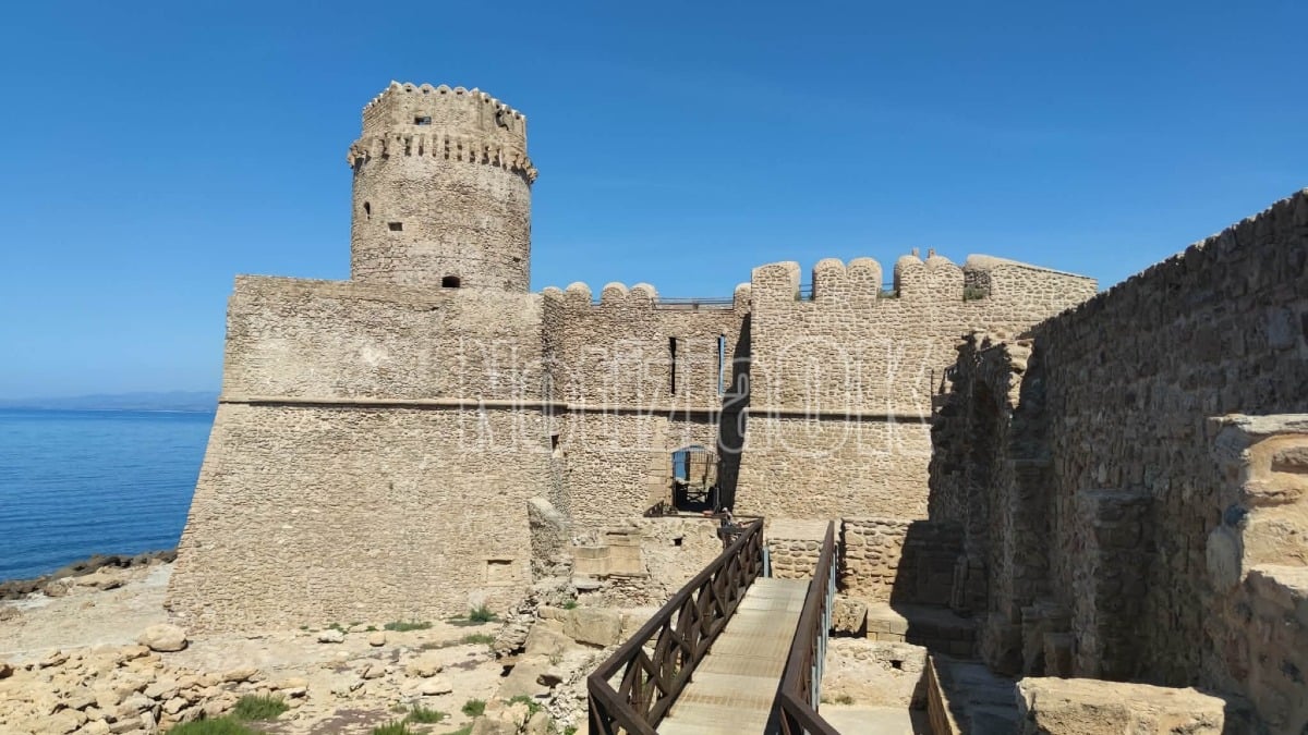 Visita guidata a Le Castella: rivive la storia di uno dei siti più belli della Calabria - 