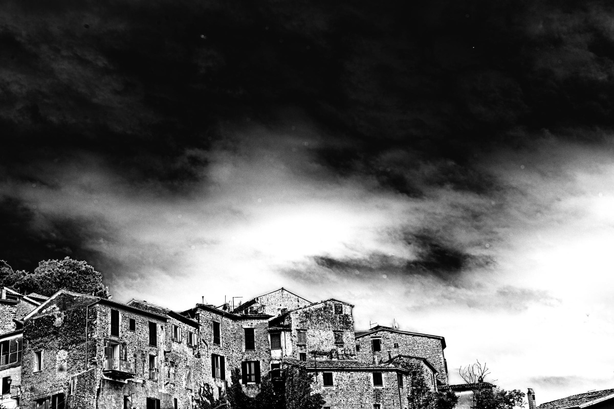 Crotone, inaugurata la mostra “Visioni in B&N” di Giuseppe Perpiglia - 