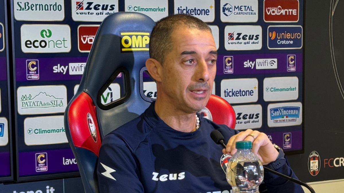 Benevento-Crotone 2-1, Longo non ci sta: «Espulsione decisiva, ma la squadra ha dimostrato valore» - 