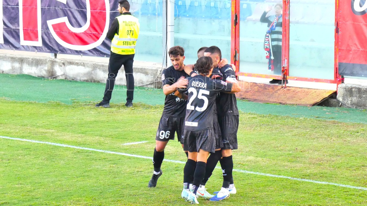 Serie C | Crotone, Zunno sale a quota sei gol: la sua firma non basta al Vigorito - 