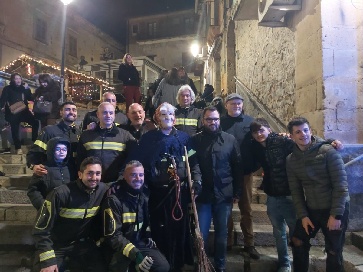 La Befana chiude in bellezza le festività a Petilia: un evento di tradizione e comunità - 