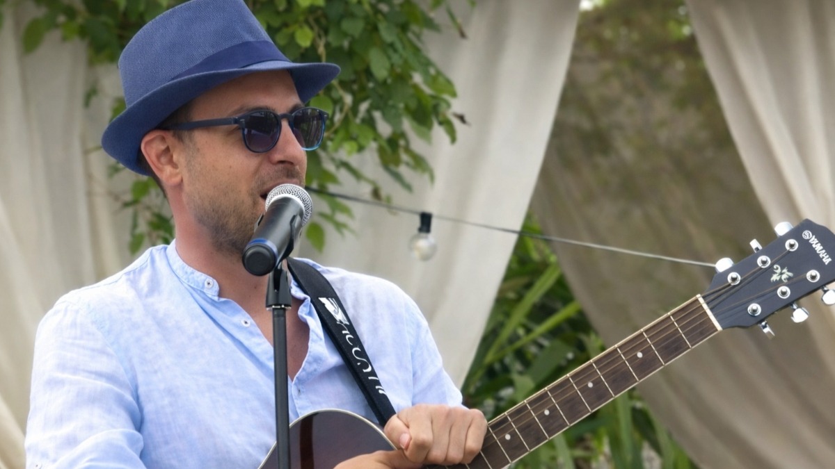 “Senza spazi e confini”, il brano di Francesco Iaconantonio entra nelle scuole - 