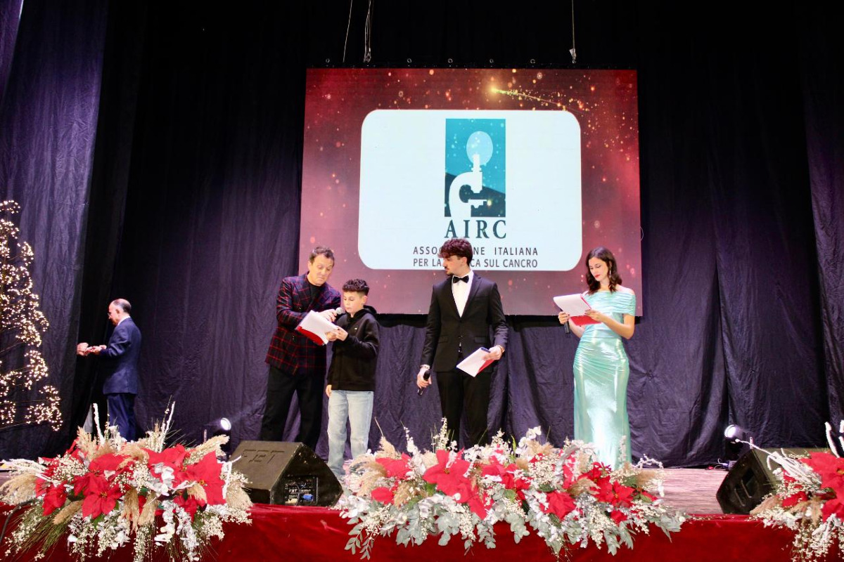 (Foto) Crotone - Evelyn Boutique celebra 60 anni di storia all'insegna della solidarietà - 