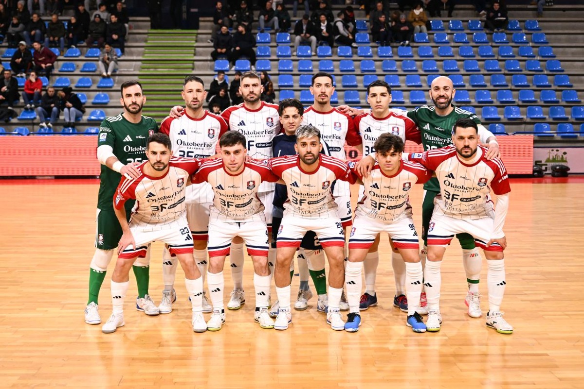 Pirossigeno Cosenza - Sconfitta esterna per i lupi sul parquet dell'Ecocity Genzano - 