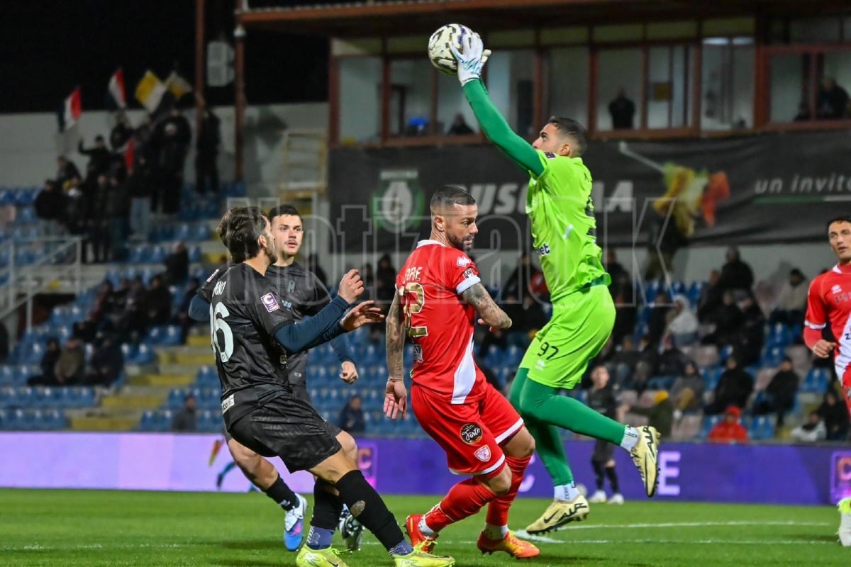 CrotoneTeamAltamura 0-1 | Così non va: il Crotone perde nuovamente, Gomez fermato dalla traversa  - 