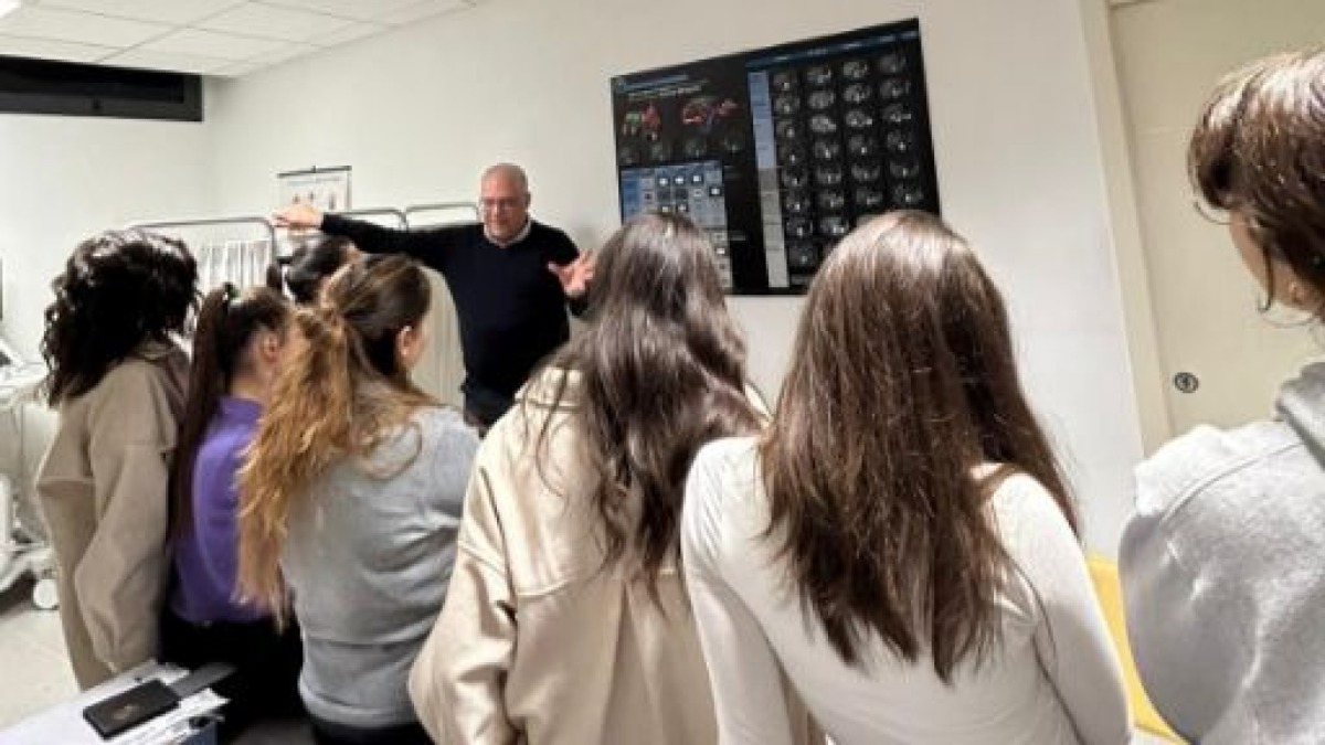 Cosenza - Dal Liceo Telesio ai Camici Bianchi: Record di Successi ai Test di Medicina - 