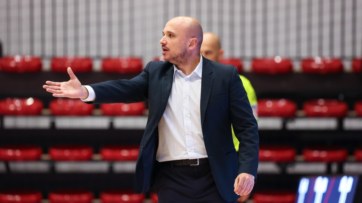 Calcio a 5 - Alfredo Paniccia non è più l'allenatore della Pirossigeno Cosenza - 