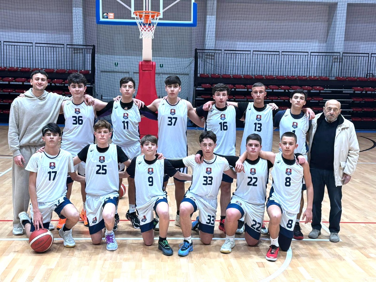 Basket - Under 16, esordio con brivido: la Pirossigeno supera Siderno al fotofinish  - 