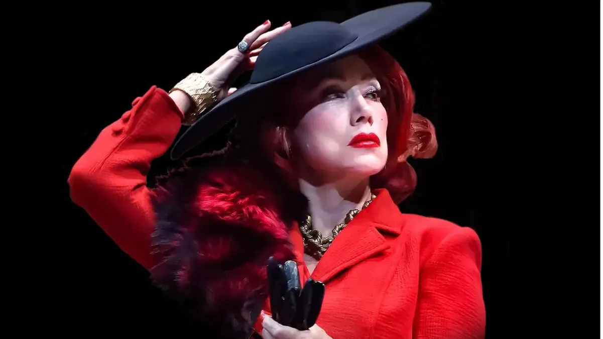 Nancy Brilli al Cinema Teatro Metropol con “Il Padrone” - 