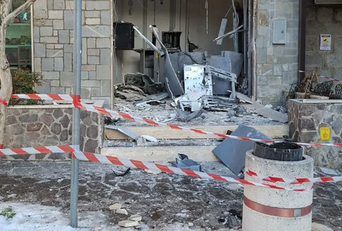 Attacchi ai bancomat, la Fisac CGIL Area Vasta e la SLC Cgil Calabria lanciano l’allarme - 