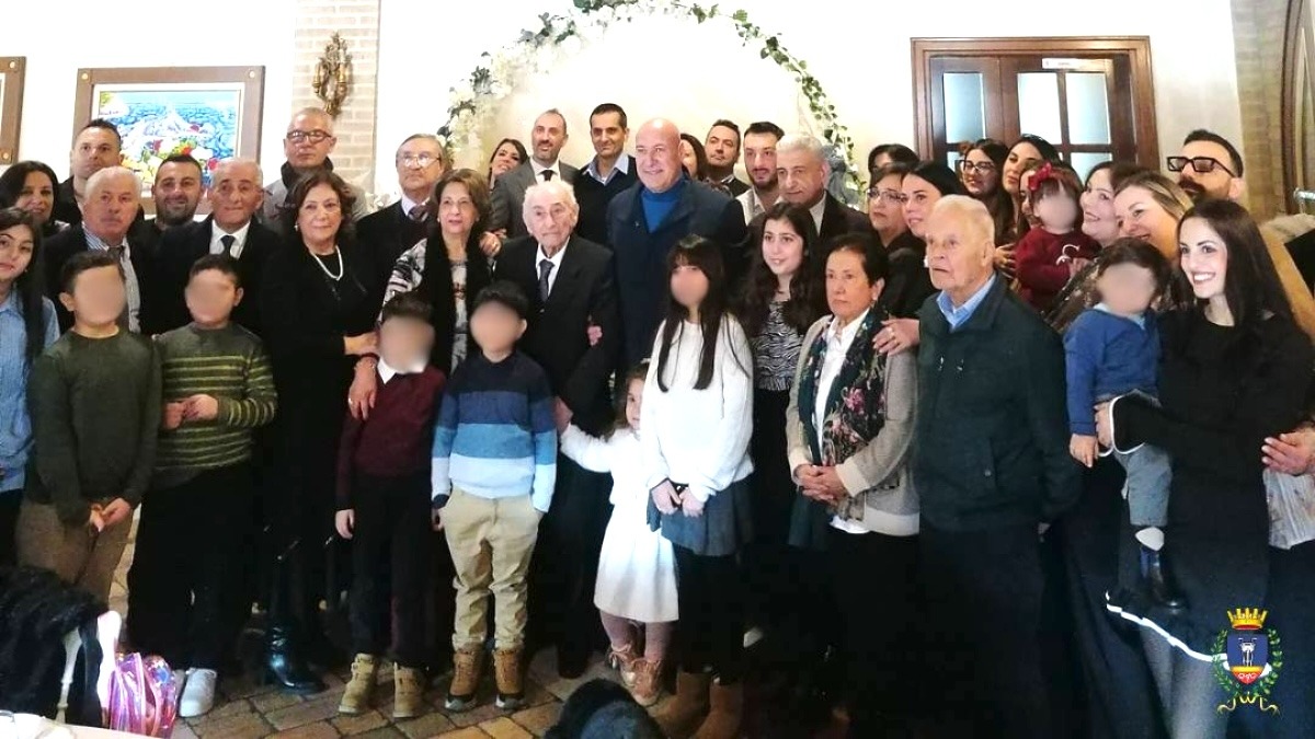 Crotone - Francesco Sabia compie 100 anni: un secolo di vita, lavoro e valori - 