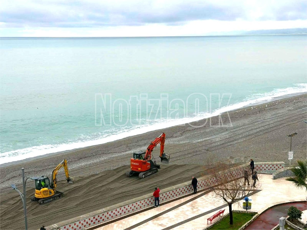 Catanzaro, arriva il Ciclone Harry: si corre ai ripari con la messa in sicurezza sulla costa - 